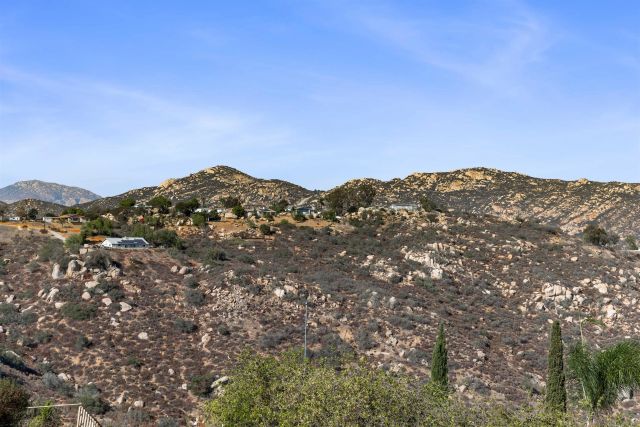 475 Canyon Rim, El Cajon, CA 92021