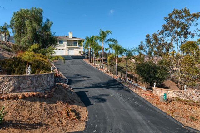 475 Canyon Rim, El Cajon, CA 92021