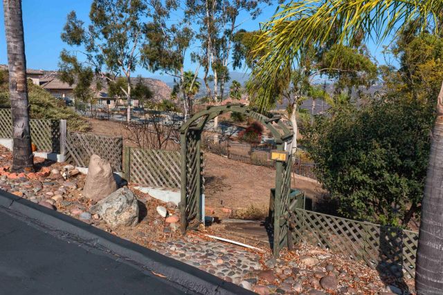 475 Canyon Rim, El Cajon, CA 92021