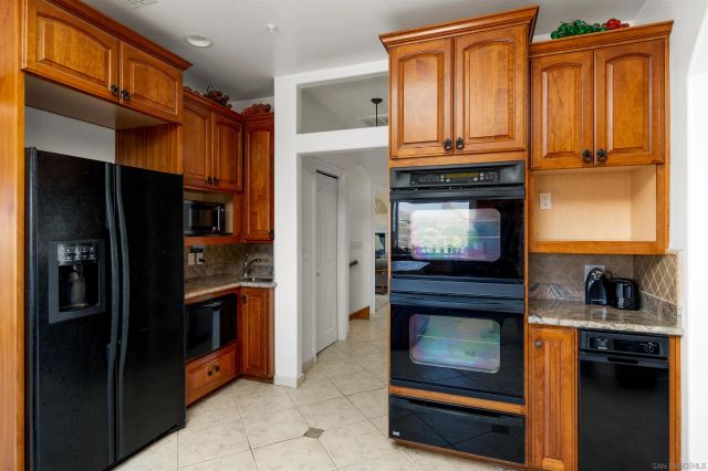 475 Canyon Rim, El Cajon, CA 92021