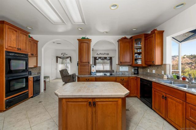 475 Canyon Rim, El Cajon, CA 92021