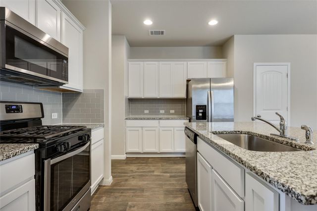 333 Blue Sage DR, Leander, TX 78641