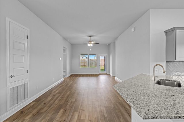 2281 N Post Oak Circle, Dayton, TX 77535