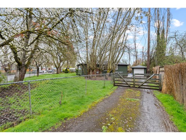 245 Sw 133RD Ave, Beaverton, OR 97005
