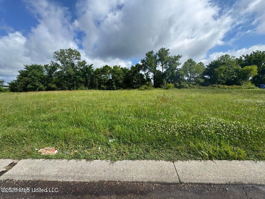 Dancy Boulevard, Horn Lake, MS 38637 — exterior