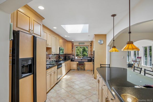 53 Shepherds Drive, Scarsdale, NY 10583