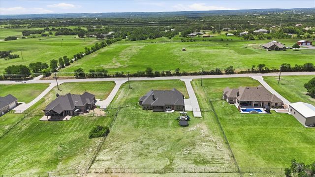 6929 Veal Station Road, Weatherford, TX 76085