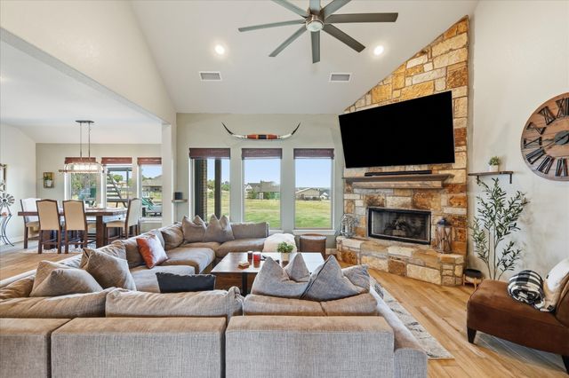 6929 Veal Station Road, Weatherford, TX 76085