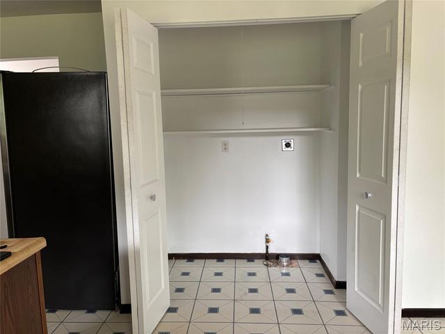 220 Country Meadow Lane, Belleville, IL 62221