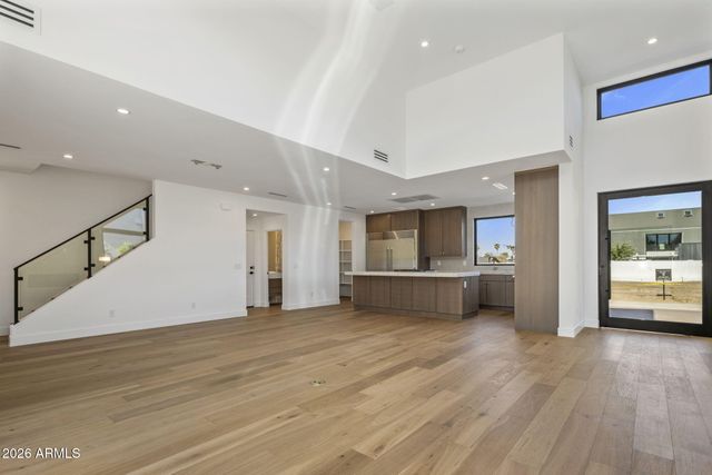 5929 N 14TH Street, Phoenix, AZ 85014