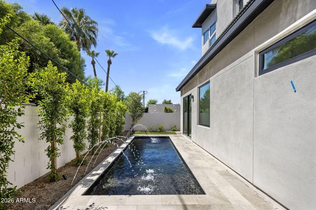 5929 N 14TH Street, Phoenix, AZ 85014