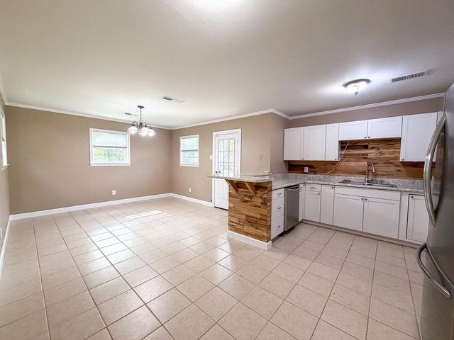 6868 Bay Road, Mobile, AL 36605
