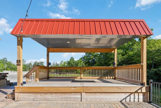 2394 Roberts Bend Road, Burnside, KY 42519