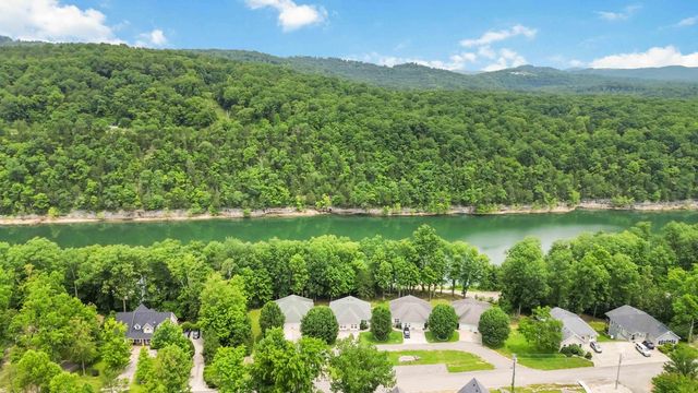 2394 Roberts Bend Road, Burnside, KY 42519