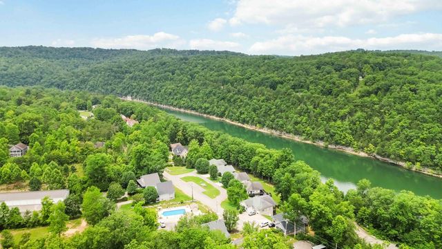 2394 Roberts Bend Road, Burnside, KY 42519