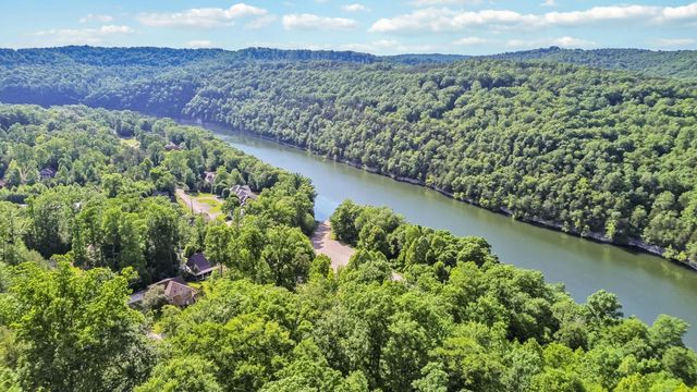 2394 Roberts Bend Road, Burnside, KY 42519