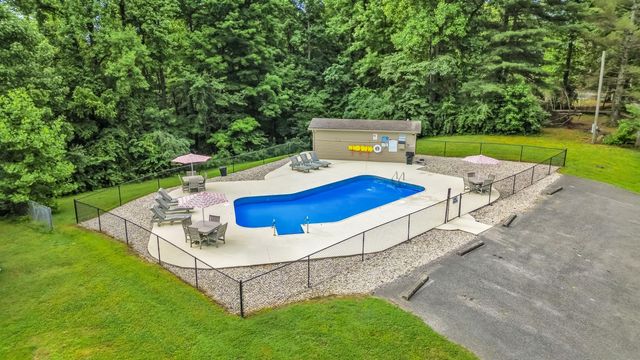 2394 Roberts Bend Road, Burnside, KY 42519