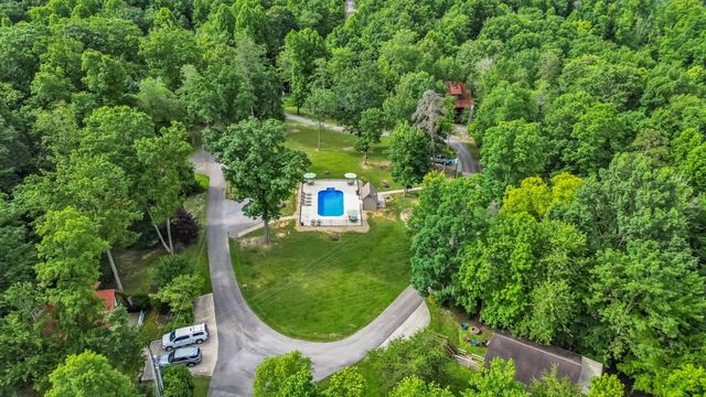 2394 Roberts Bend Road, Burnside, KY 42519