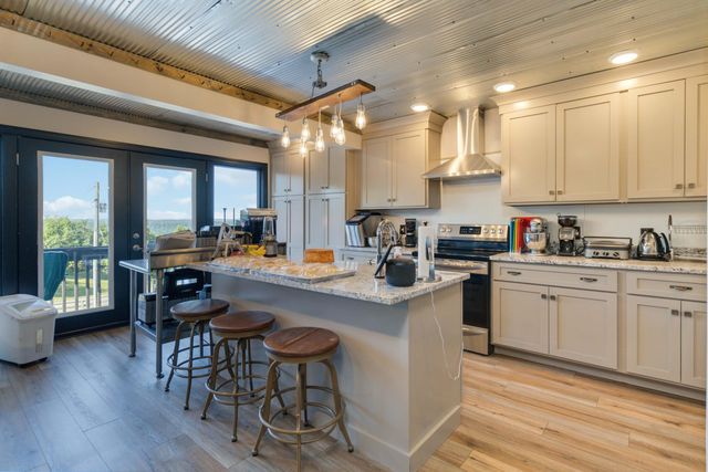 2394 Roberts Bend Road, Burnside, KY 42519