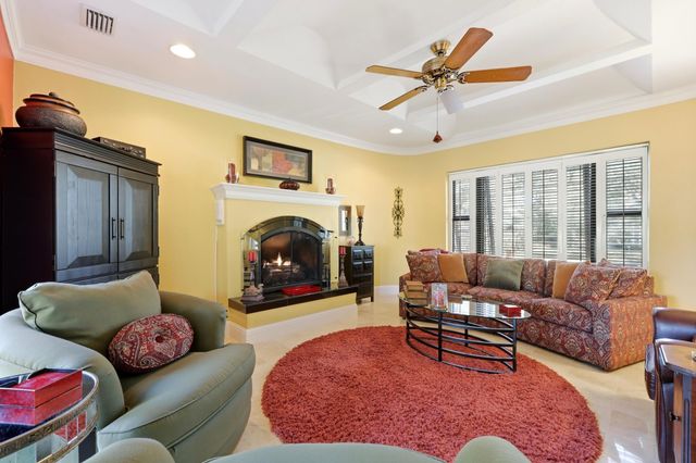 10 Lydia Ln, St Augustine, FL 32080