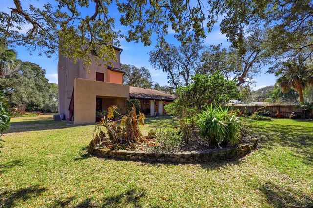 10 Lydia Ln, St Augustine, FL 32080