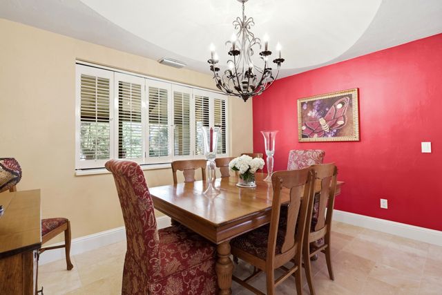 10 Lydia Ln, St Augustine, FL 32080