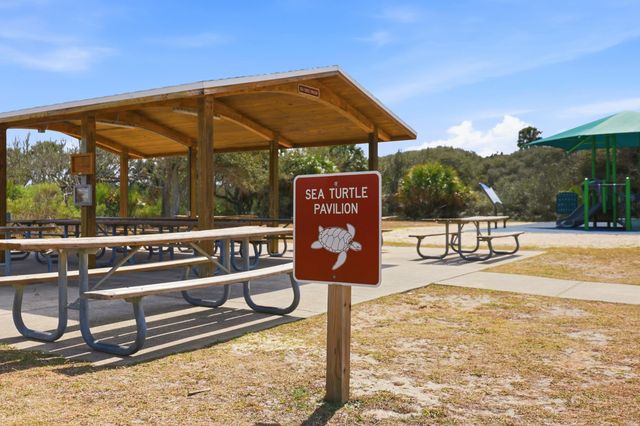 10 Lydia Ln, St Augustine, FL 32080