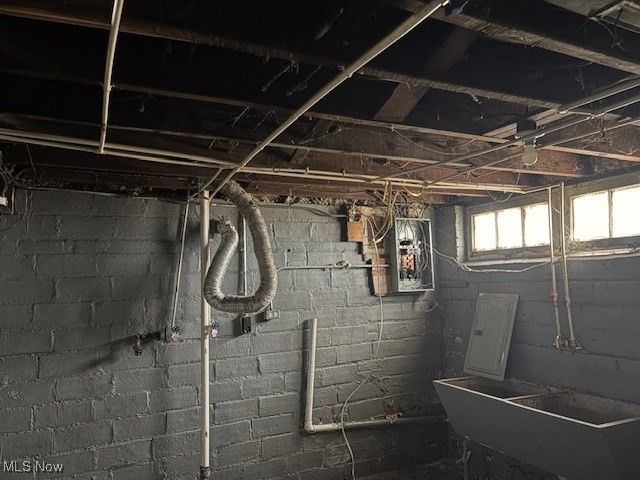 3288 Cedarbrook Road, Cleveland Heights, OH 44118