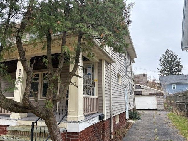 3288 Cedarbrook Road, Cleveland Heights, OH 44118