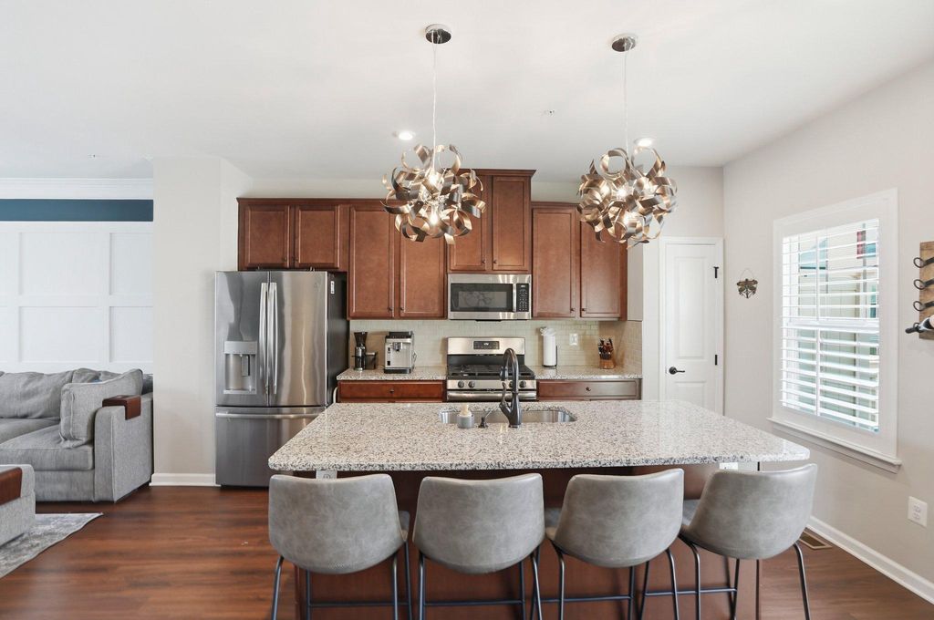 Image 11 of property listing at 806 FOXLEIGH WAY, Middle River, MD 21220