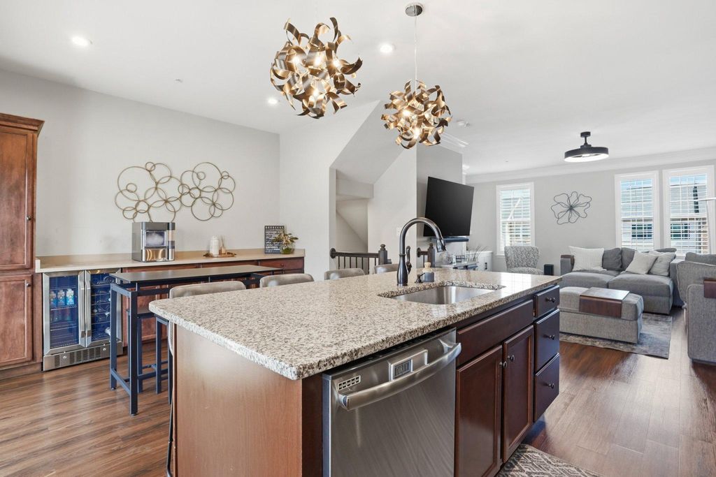 Image 13 of property listing at 806 FOXLEIGH WAY, Middle River, MD 21220