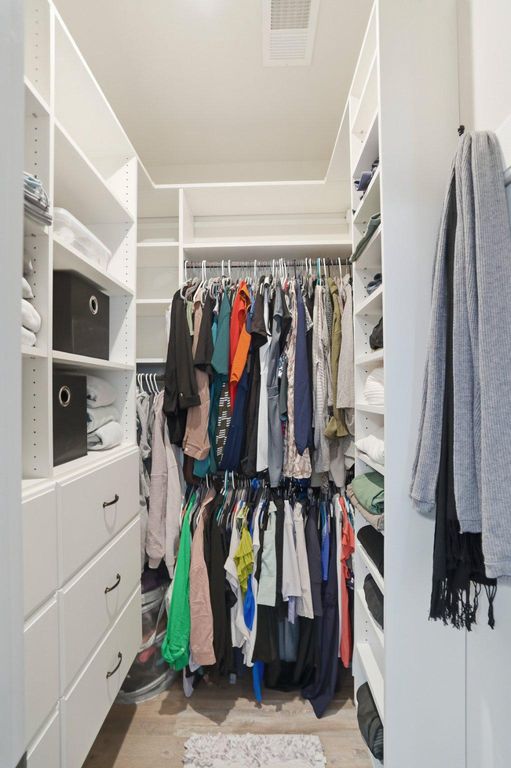 Image 18 of property listing at 806 FOXLEIGH WAY, Middle River, MD 21220