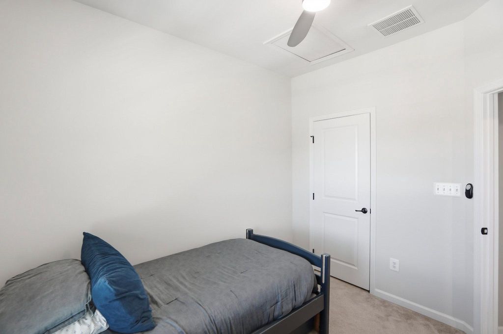 Image 22 of property listing at 806 FOXLEIGH WAY, Middle River, MD 21220