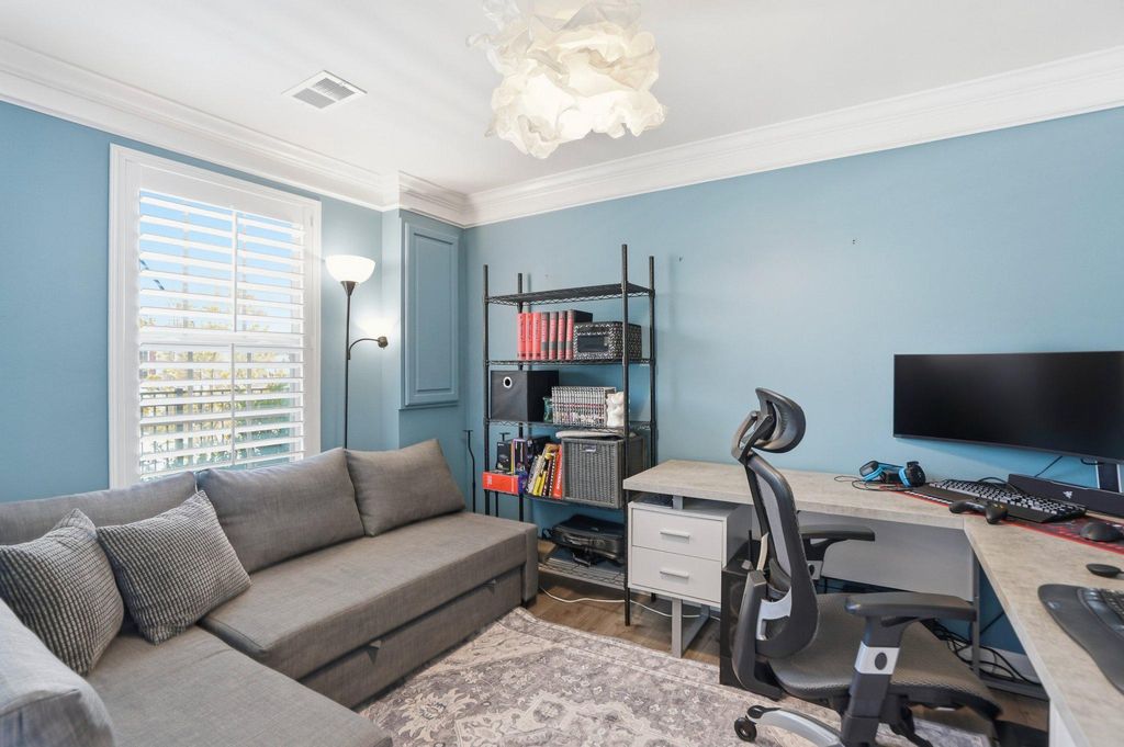 Image 3 of property listing at 806 FOXLEIGH WAY, Middle River, MD 21220