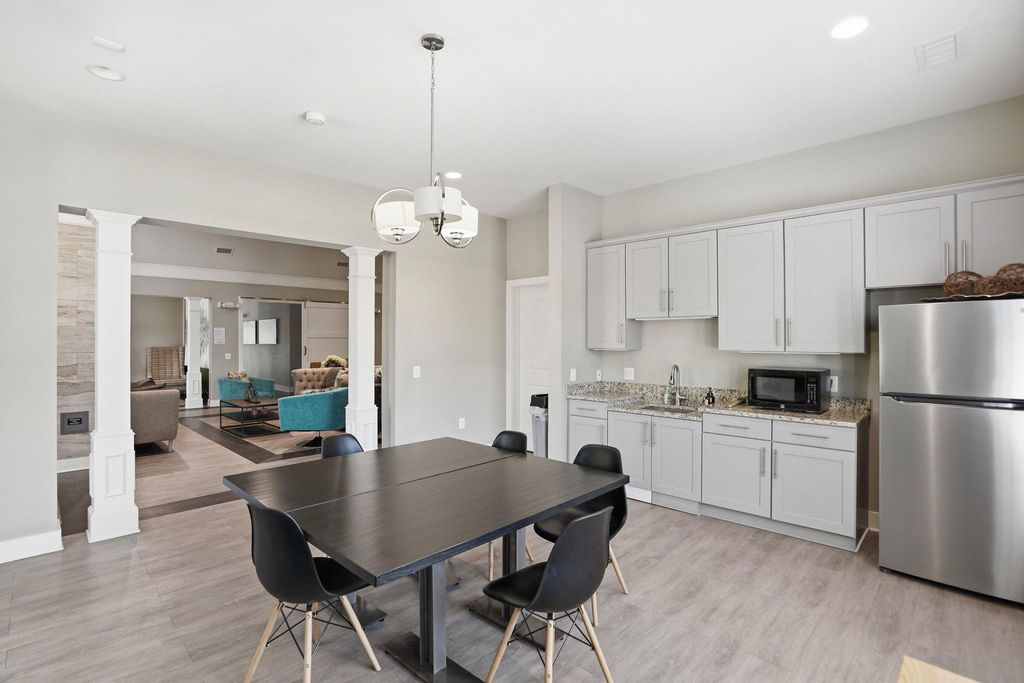 Image 33 of property listing at 806 FOXLEIGH WAY, Middle River, MD 21220