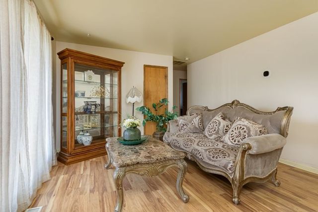 337 E Clark Street, Glenwood, IL 60425