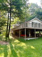 320 Lane 110 Hamilton lake, Hamilton, IN 46742