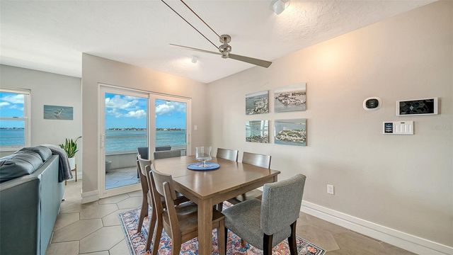 400 GOLDEN GATE POINT 22, Sarasota, FL 34236