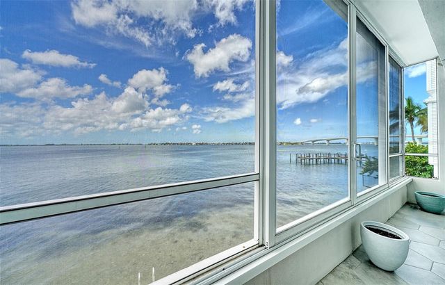 400 GOLDEN GATE POINT 22, Sarasota, FL 34236