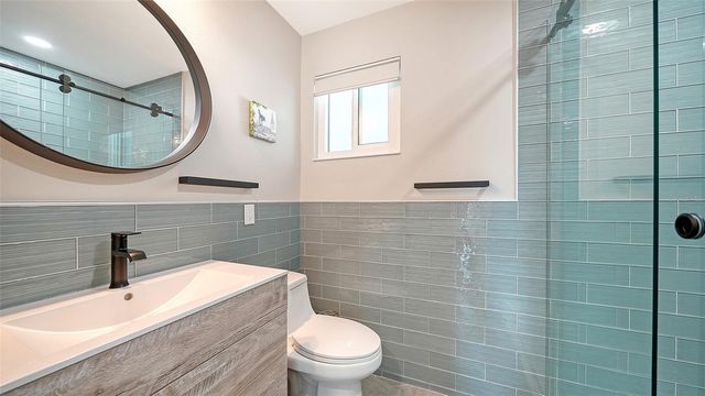 400 GOLDEN GATE POINT 22, Sarasota, FL 34236