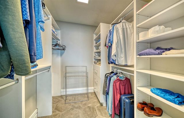 400 GOLDEN GATE POINT 22, Sarasota, FL 34236