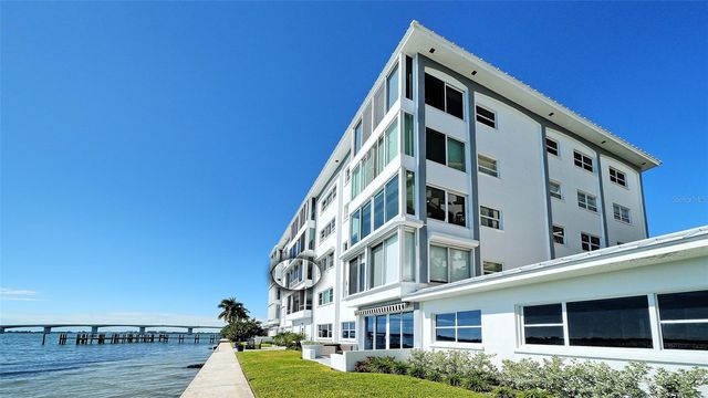400 GOLDEN GATE POINT 22, Sarasota, FL 34236