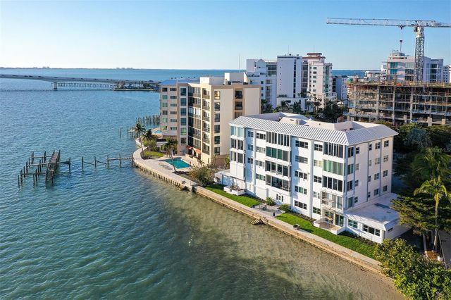 400 GOLDEN GATE POINT 22, Sarasota, FL 34236