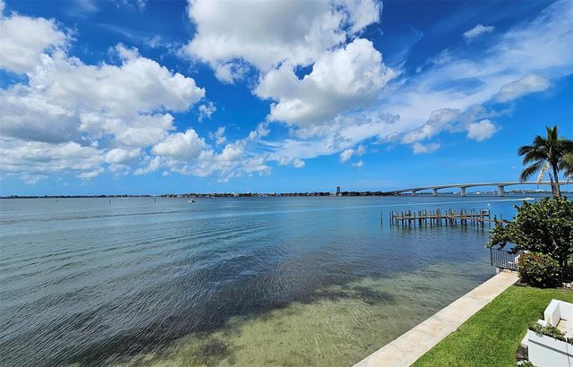 400 GOLDEN GATE POINT 22, Sarasota, FL 34236