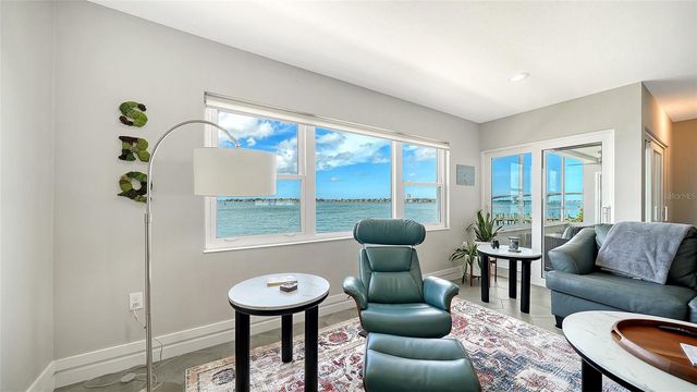 400 GOLDEN GATE POINT 22, Sarasota, FL 34236