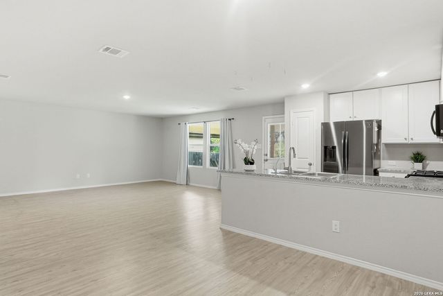 8726 Braun Shelf, San Antonio, TX 78254