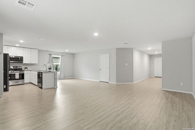 8726 Braun Shelf, San Antonio, TX 78254