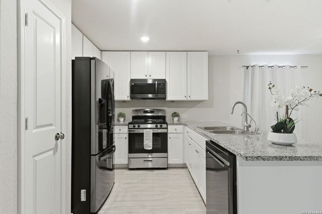 8726 Braun Shelf, San Antonio, TX 78254