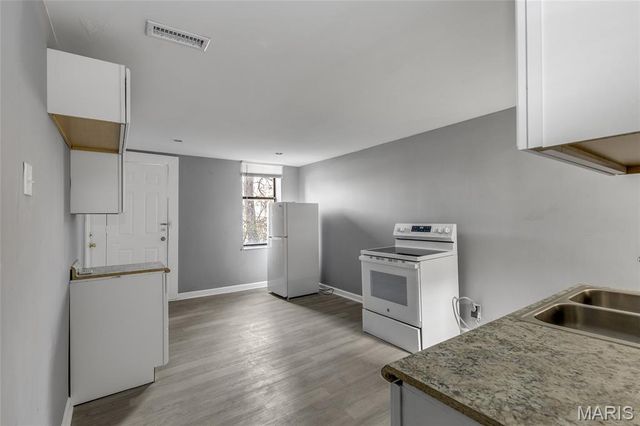 3325 Chippewa Street, St Louis, MO 63118