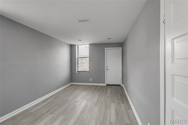 3325 Chippewa Street, St Louis, MO 63118